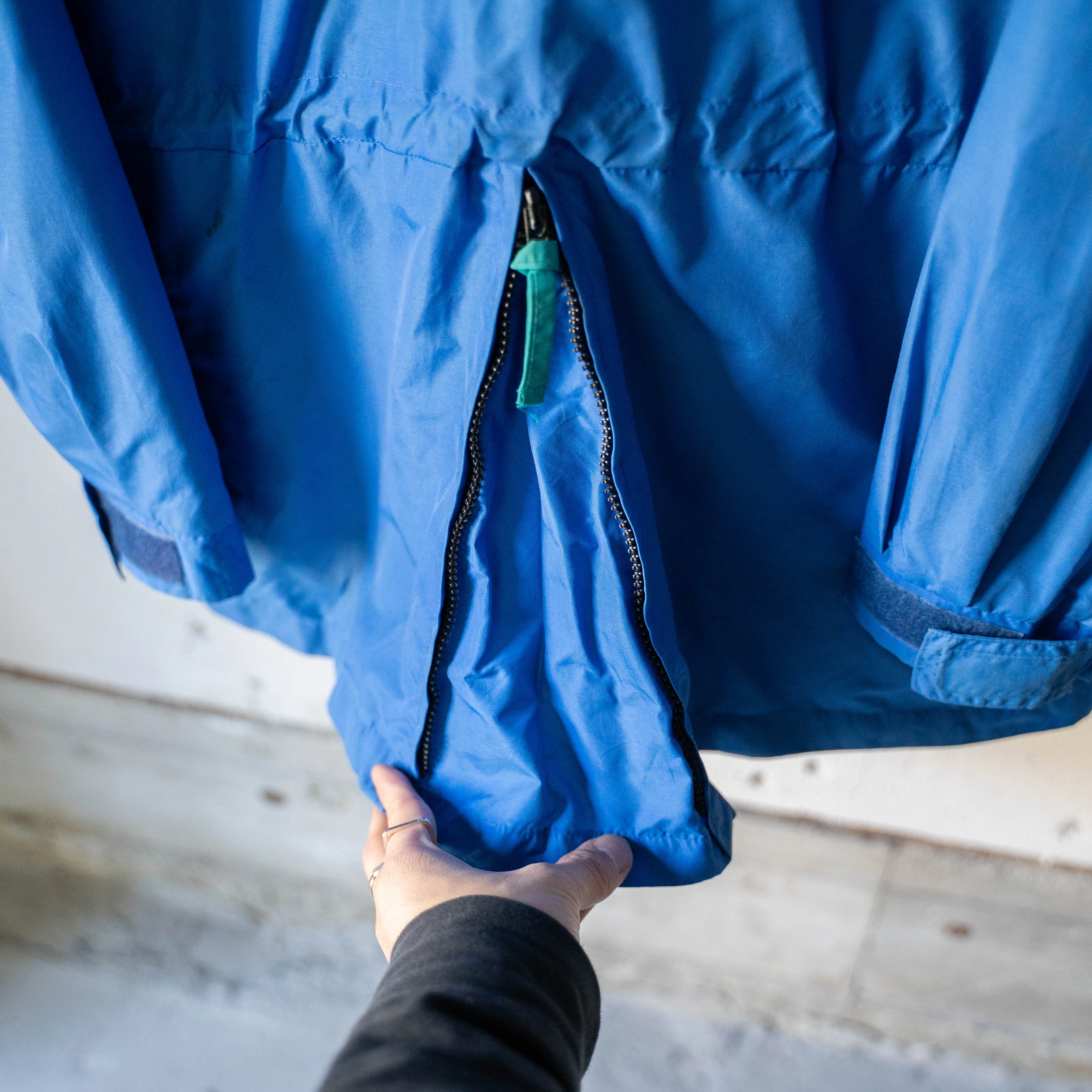 1980-90s Herman's blue × red × emerald green nylon anorak parka