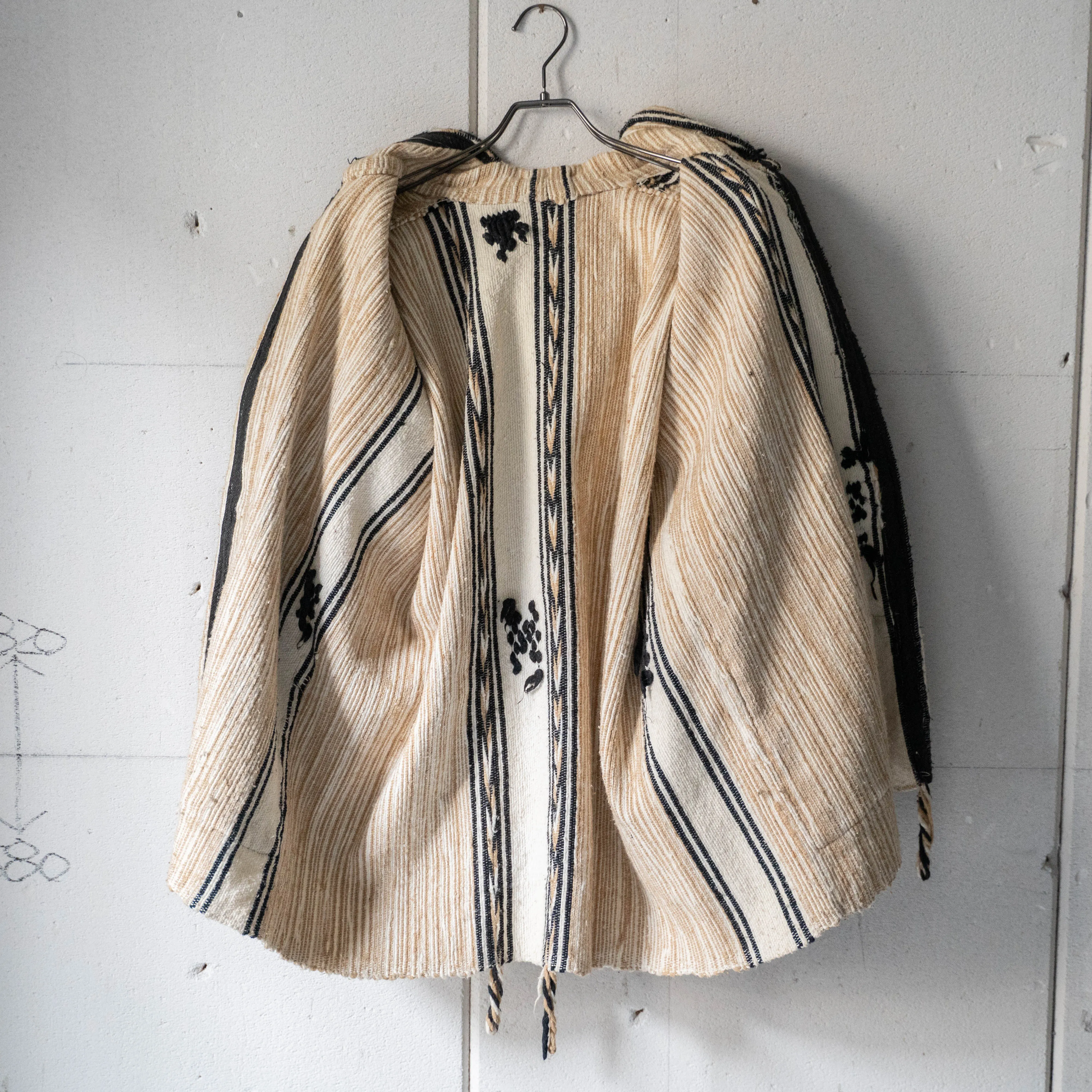 around 1990s ethnic design toggle button parka