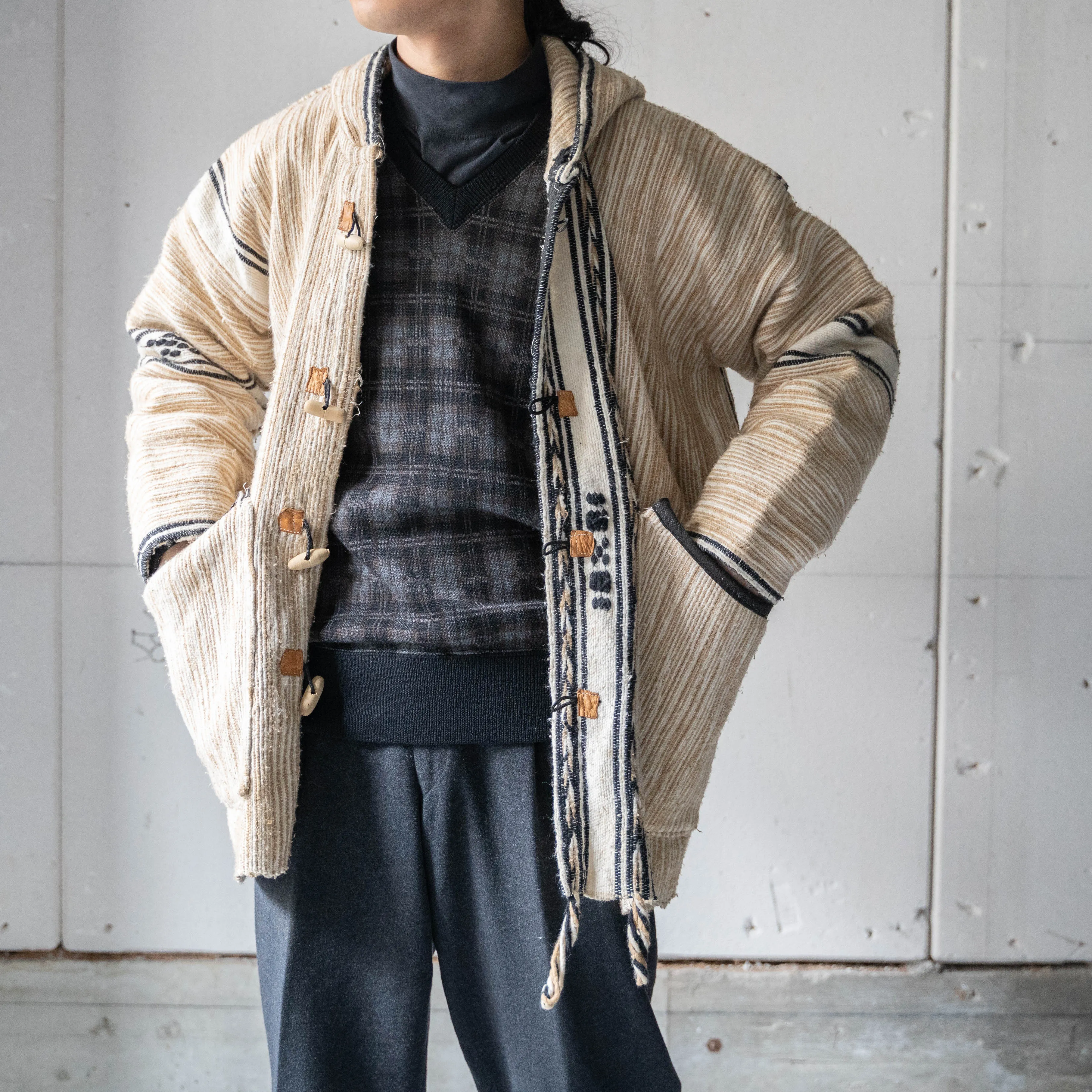 around 1990s ethnic design toggle button parka