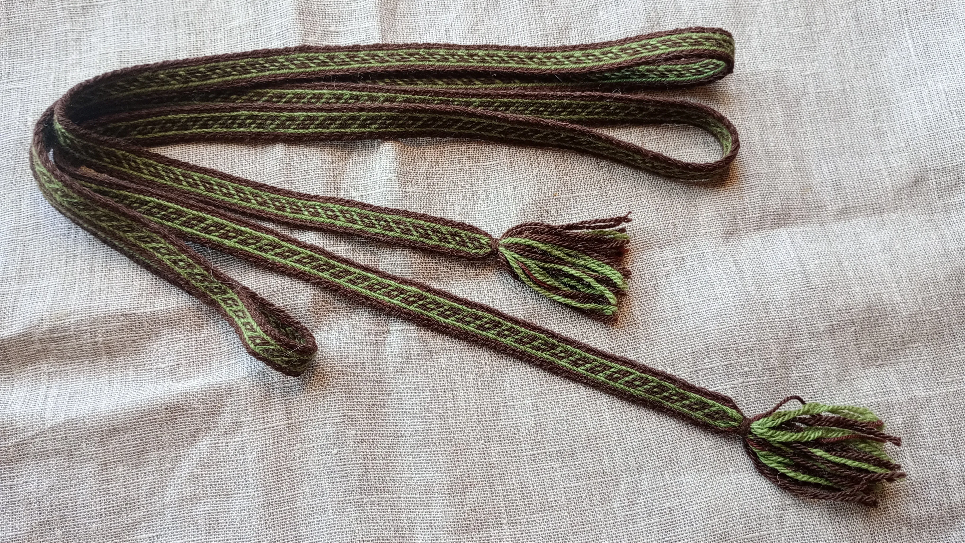 Brown/green band with Oseberg pattern from Viking age