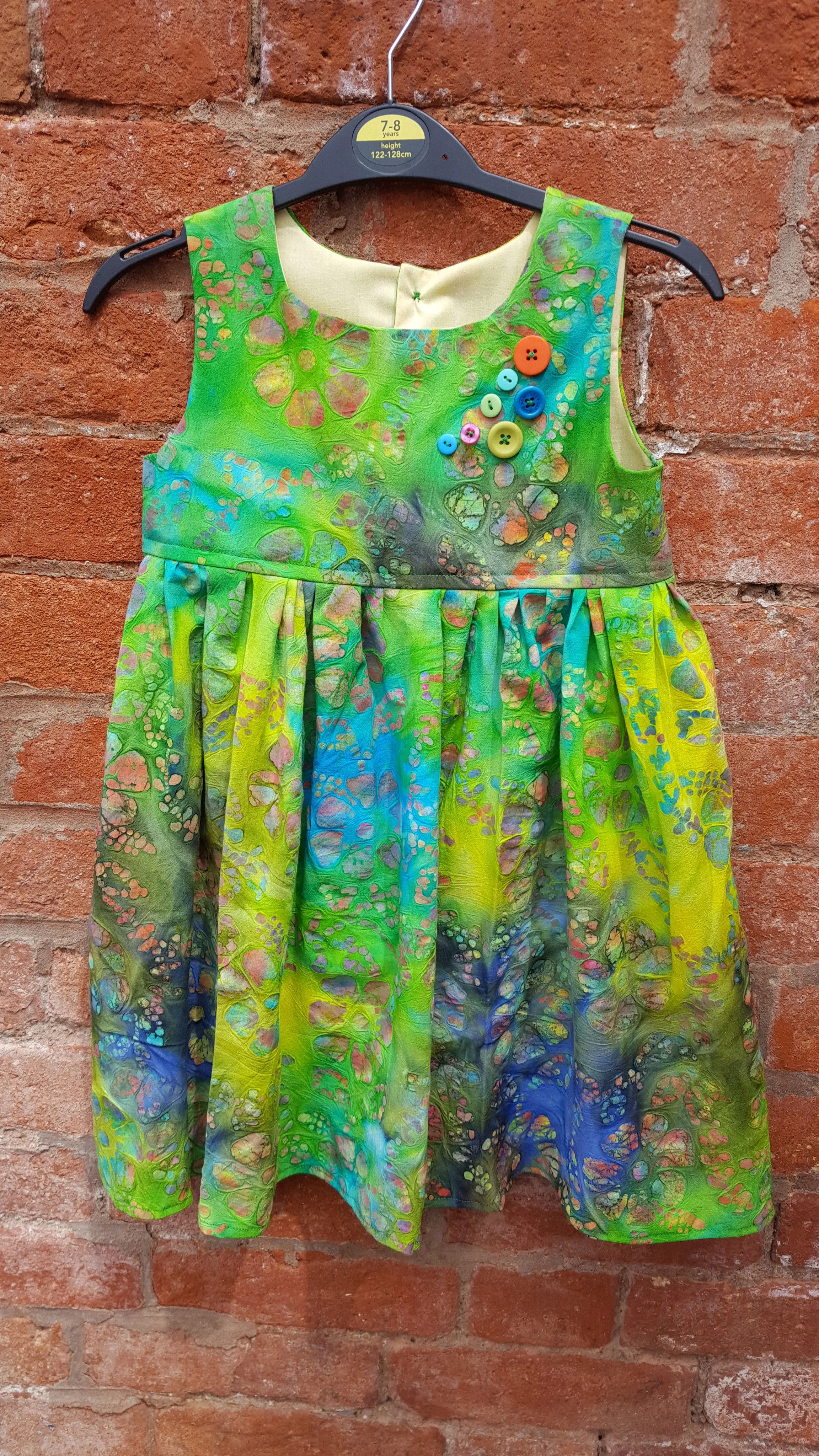 Girls zingy batik summer dress, age 6-7, 24 inch chest 100% cotton