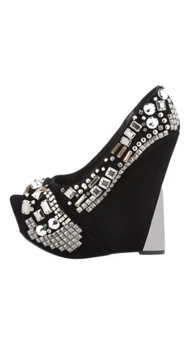 Zigi Zaya Studded Wedge in Black